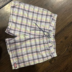 Like new Vineyard Vines board shorts; waist size 38